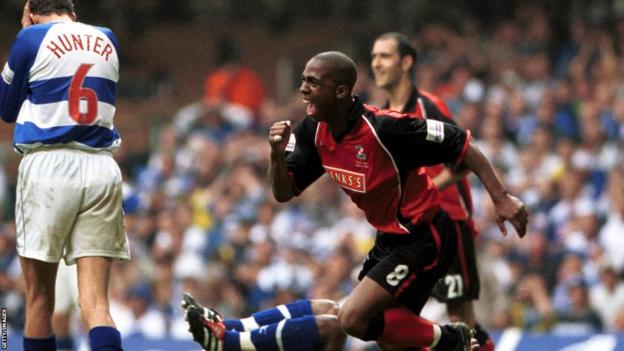 Darren Byfield scores the winner for Walsall in the Division Two play-off final against Reading in 2001