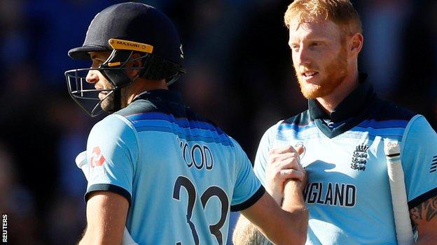 Ben Stokes and Mark Wood shake hands