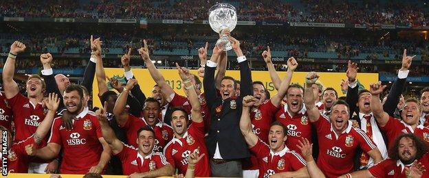 2013 Lions celebrate beating Australia