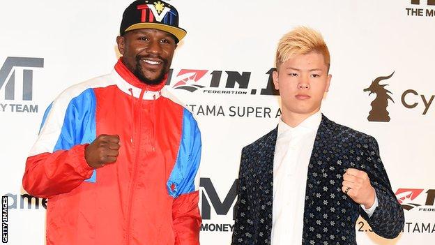 Boxer Floyd Mayweather and kickboxer Tenshin Nasukawa