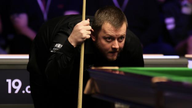Northern Ireland Open: Mark Allen eases into last 32 in Belfast - BBC News