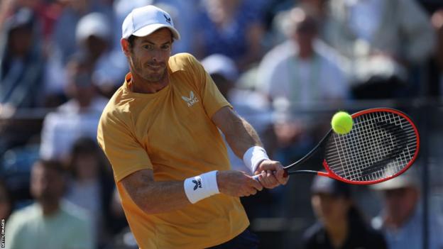 Andy Murray playing a backhand