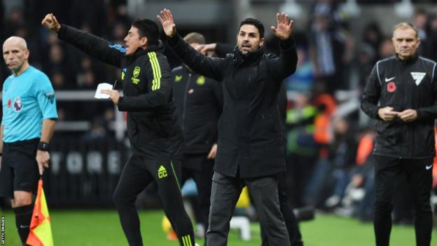 Mikel Arteta reacts to a decision during Arsenal's 1-0 defeat by Newcastle on 4 November