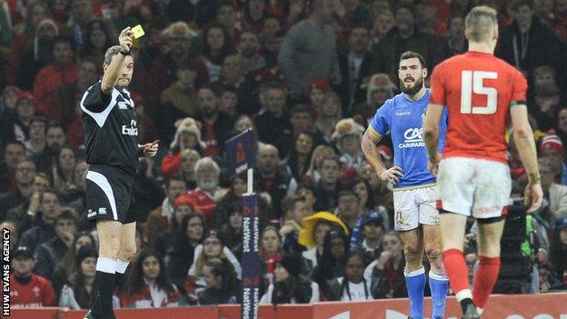 Liam Williams is sent to the sin bin by referee Jerome Garces