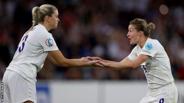 England's Ellen White announces retirement from football - The Athletic