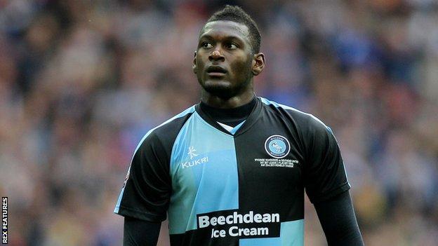 Wycombe Wanderers: Ainsworth drops Aaron Pierre for lateness - BBC Sport