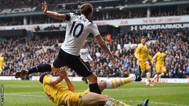 Harry Kane Tottenham Striker Suffers Ankle Ligament Damage BBC Sport harry-kane-tottenham-striker-suffers-ankle-ligament-damage-bbc-sport