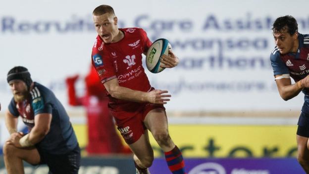 Johnny McNicholl of Scarlets