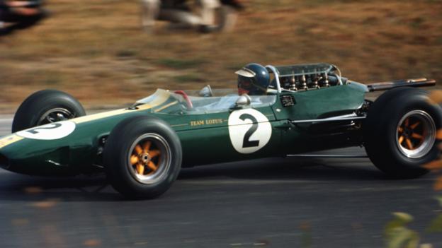 Jim Clark in a Lotus 33 at the 1964 US Grand Prix