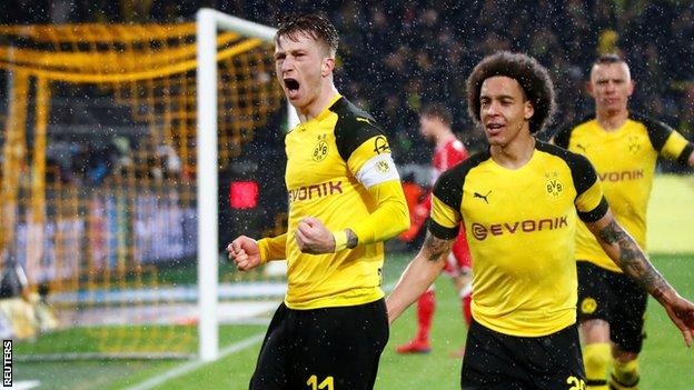 Marco Reus (left)