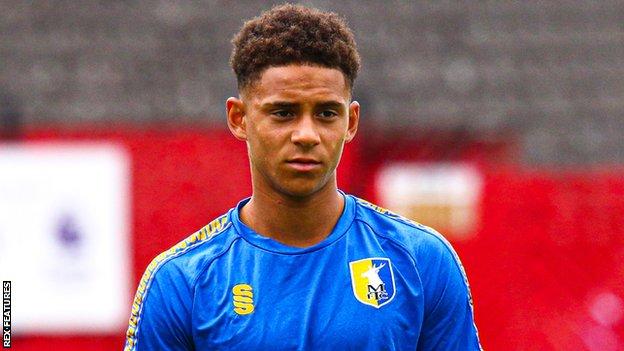 Tyrese Sinclair: Frank Sinclair's son signs Mansfield Town professional ...