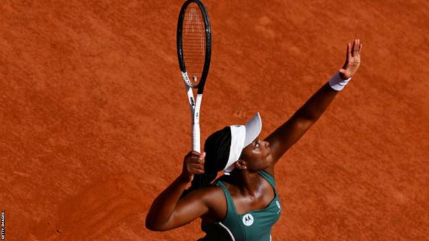 Sloane Stephens serves against Karolina Pliskova