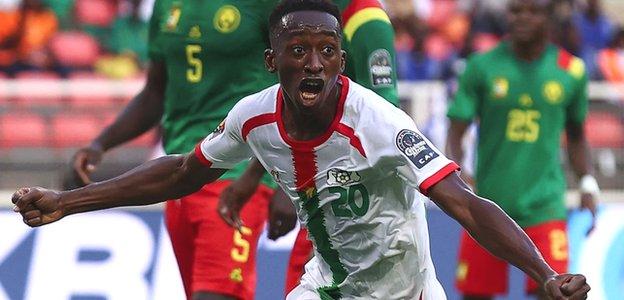 Gustavo Sangare célèbre son but contre le Cameroun