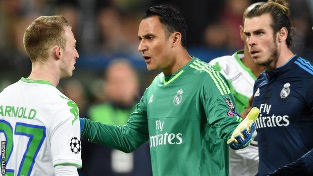 Both Wolfsburg's Max Arnold and Madrid's Gareth Bale were booked following Marcelo's playacting.