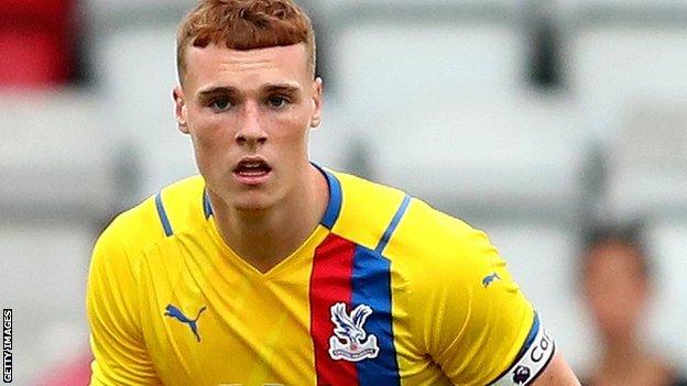 Jake O'Brien: Swindon Town sign Crystal Palace centre-back on loan - BBC  Sport