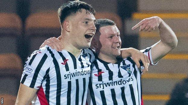 Dunfermline Athletic 4-1 Partick Thistle: First-half Goals Power Hosts ...