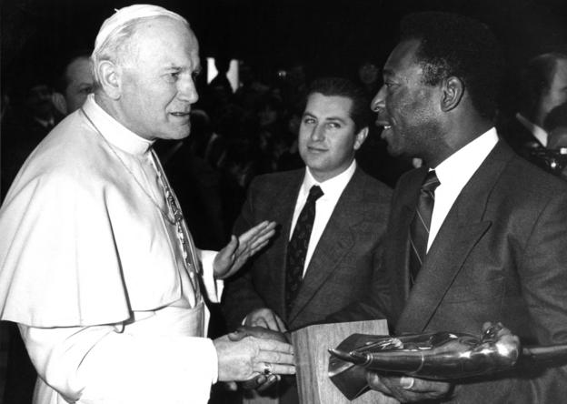 Pele with Pope John Paul II during their meeting at the Vatican on March 18, 1978