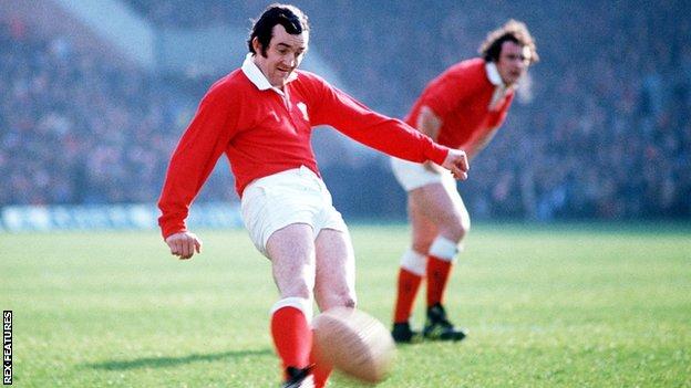 Obituary Legendary Wales and British and Irish Lions fly-half Phil Bennett 