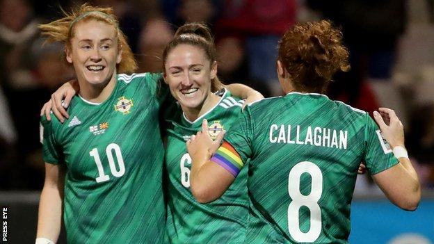 La selección femenina de Irlanda del Norte jugará tres amistosos en España en febrero