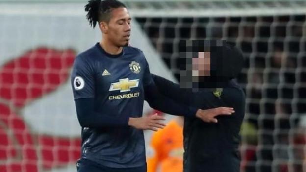 Fan blurred face