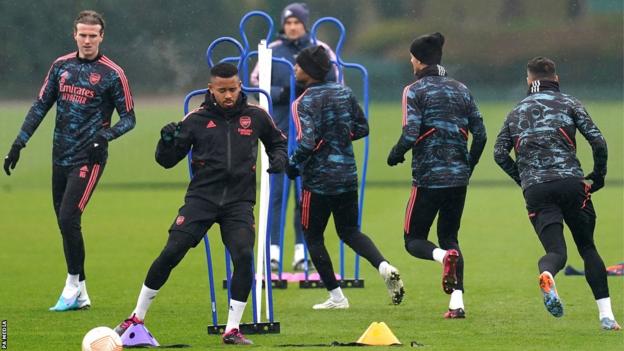 Arsenal-spits Gabriel Jesus tijdens training met de Gunners