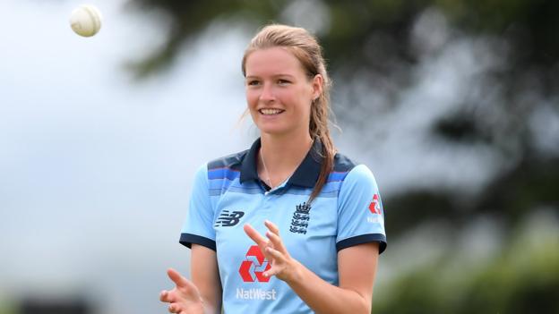 England academy squad: Lauren Bell & Issy Wong included for 2019-20