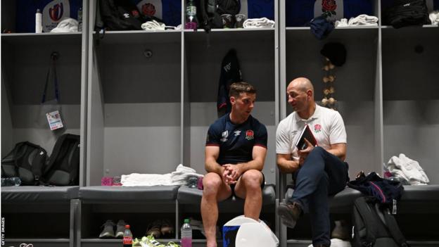 George Ford and Steve Borthwick chat in the England dressing room