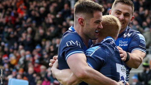 Premiership: Sale Sharks 35-26 Leicester Tigers