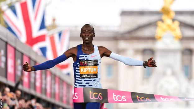 Kelvin Kiptum breasts the tape to win the London Marathon