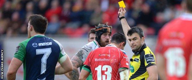 Regan King is sin-binned by Italian referee Marius Mitrea