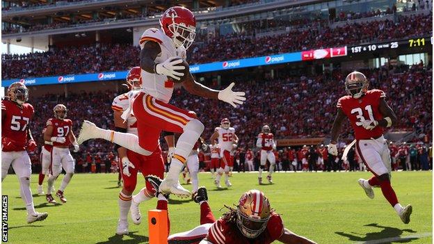Mecole Hardman jumps in for a touchdown for the Chiefs against the 49ers