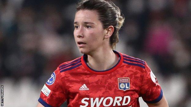 Woman footballer joins Dutch men's team - Sportstar