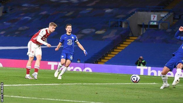 Emile Smith Rowe scores against Chelsea