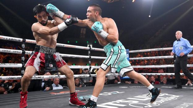 Tim Tszyu lands a punch on Brian Mendoza