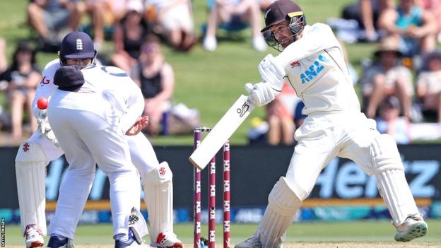 Tom Blundell bats for New Zealand