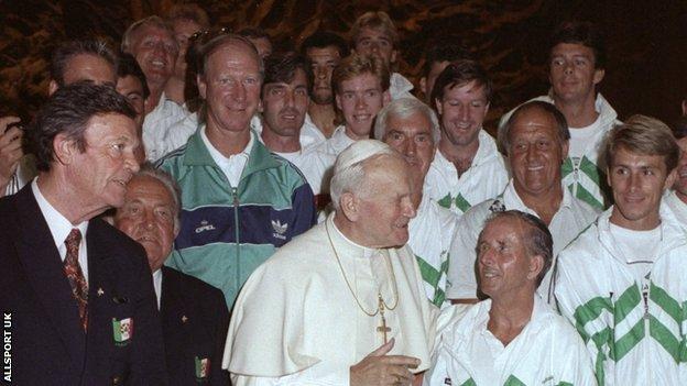 The Republic of Ireland football team meet the Pope in 1990