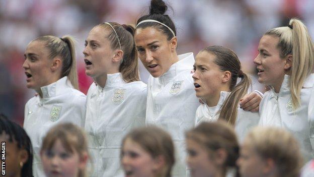 England women line up