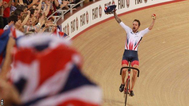 Wiggins teamed up with Mark Cavendish to win madison gold at the 2016 World Championships