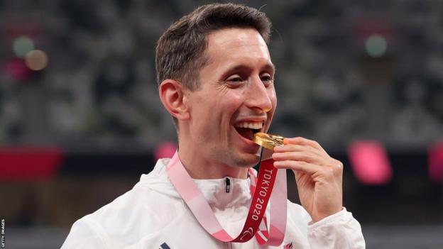 Jonathan Broom-Edwards with his Tokyo golden  medal