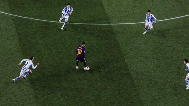 Lionel Messi lost a shoe, then danced past Real Madrid for an assist anyway