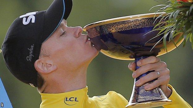 Chris Froome celebrates winning the 2015 Tour de France