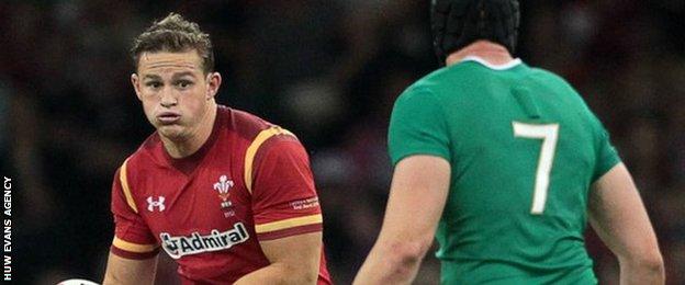 Wales wing Hallam Amos