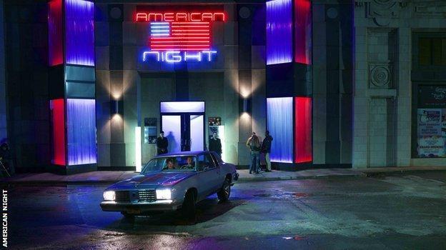 Jonathan Rhys Meyers dan Jeremy Piven di American Night
