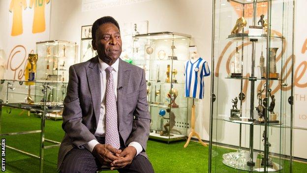 Pele to auction memorabilia and 'share on his story with