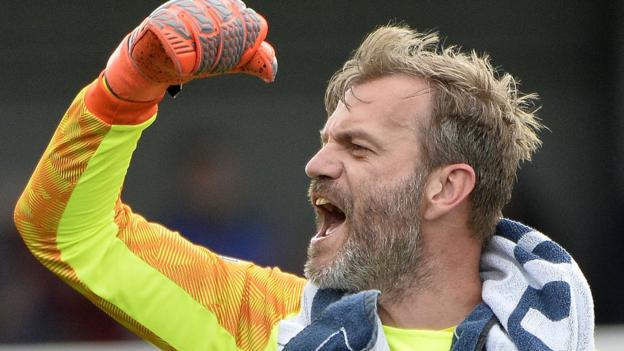 Roy Carroll: Former NI goalkeeper says he feared alcohol could have killed him