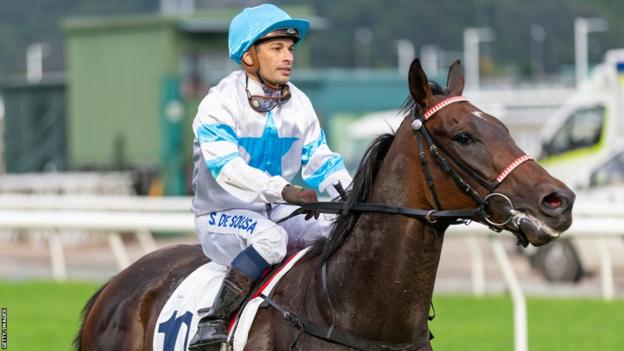 Silvestre de Sousa riding Excellent Fighter