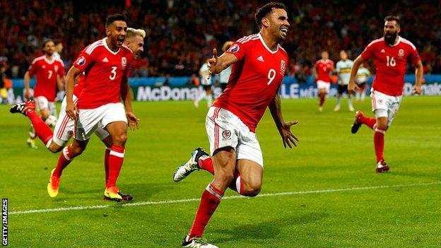 Hal Robson-Kanu celebrates goal against Belgium