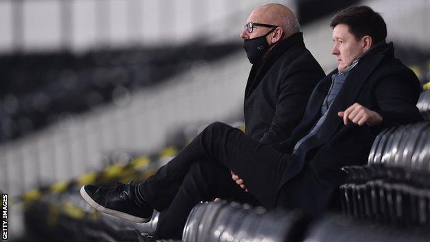 Derby County chief executive Stephen Pearce (right) and owner Mel Morris