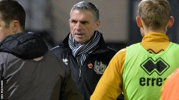 John Askey était en charge de Macclesfield et Shrewsbury avant de venir à Burslem en février 2019