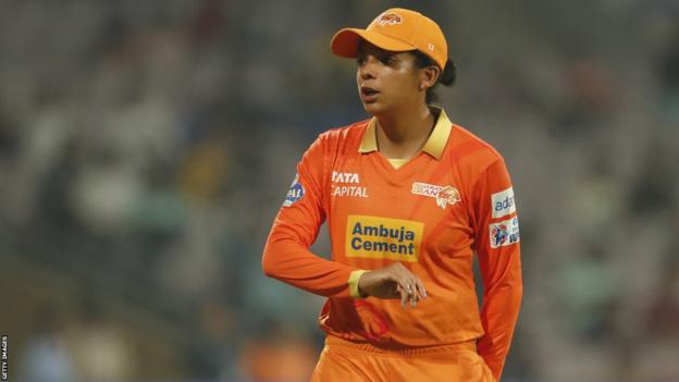 Sophia Dunkley in action for Gujarat Giants in the Women's Premier League